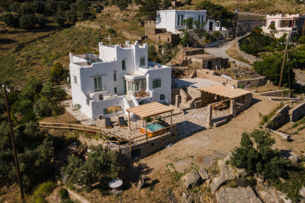 Giampoura Estate