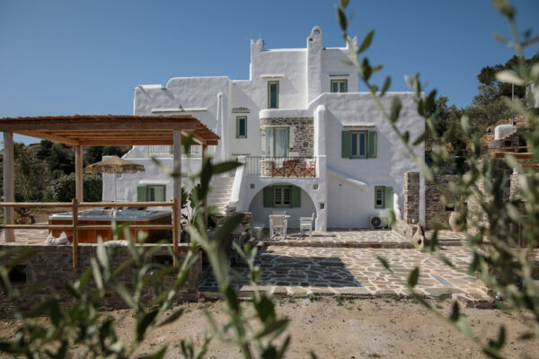 Giampoura Estate